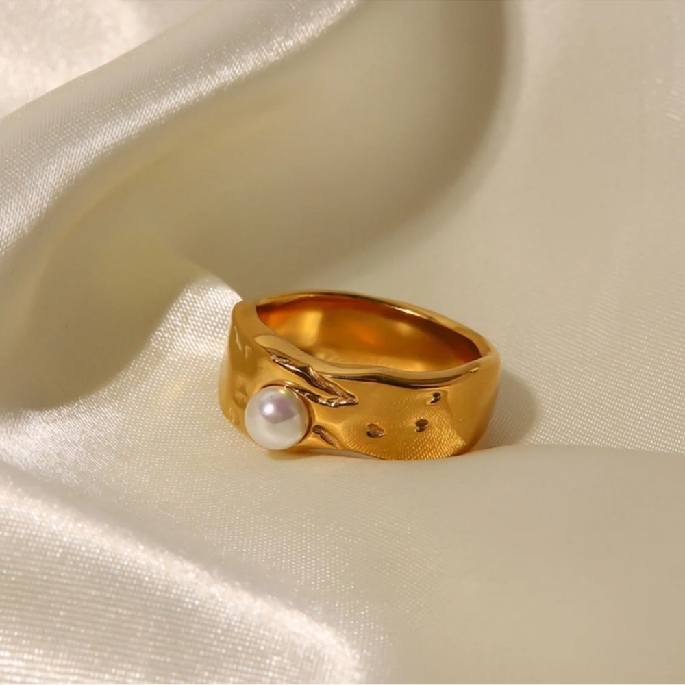 ✅NEW✅ 18K Gold Plated Stainless Steel Pearl Bauble Ring